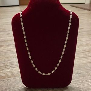 Gorgeous 925 Silver Herringbone Twist Chain